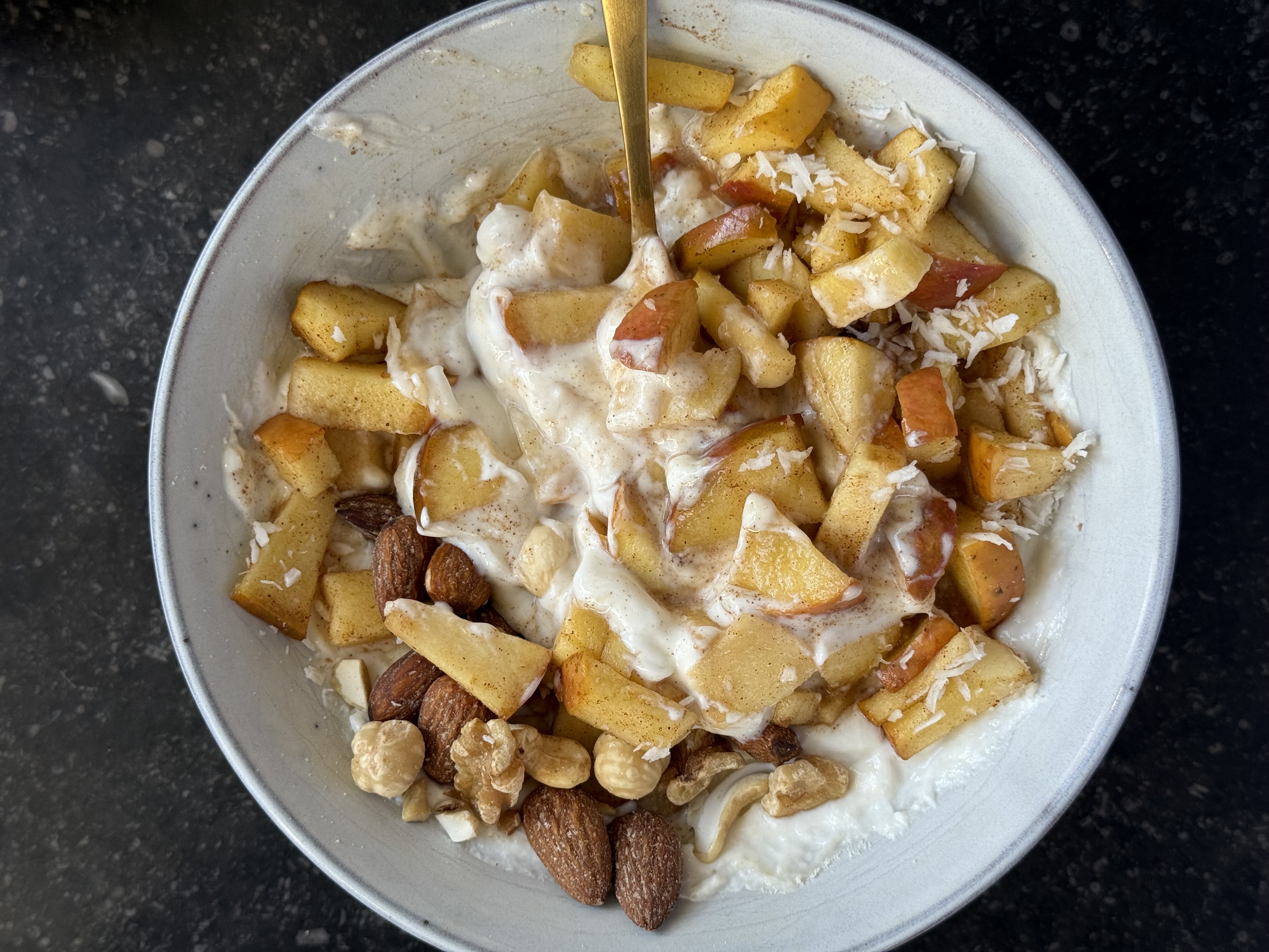 Eiwitrijke Skyr Bowl met Gebakken Appel